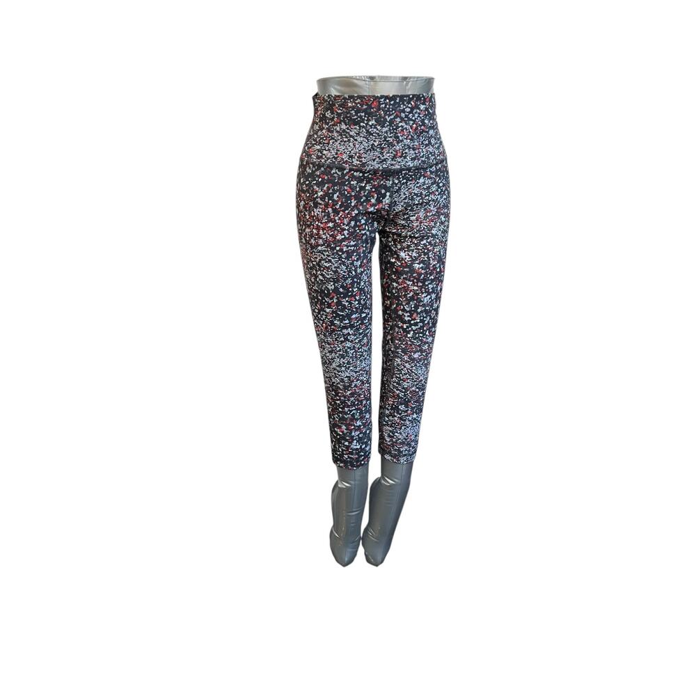 Lululemon Size 8 Medium Floral Cropped Leggings High Rise Athletic Yoga Pants